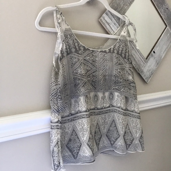 Flowy tank top! - Picture 3 of 3